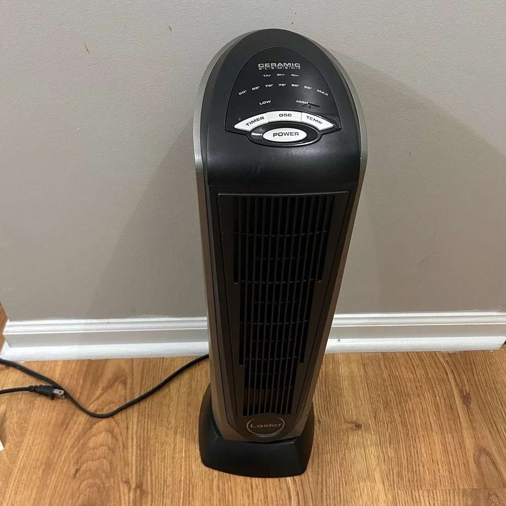 Lasko Electric Tower  Movable Air Ceramic Oscillating Heater No Remote